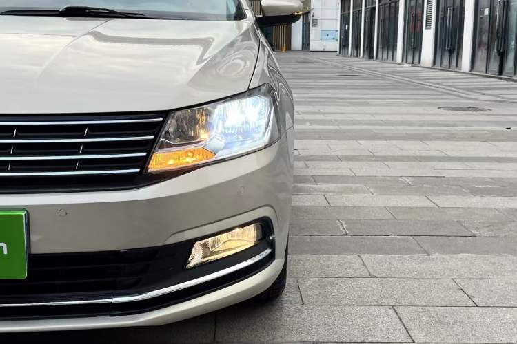 Used Volkswagen Lavida 2017 230TSI DSG Comfort Edition Left Front Headlight