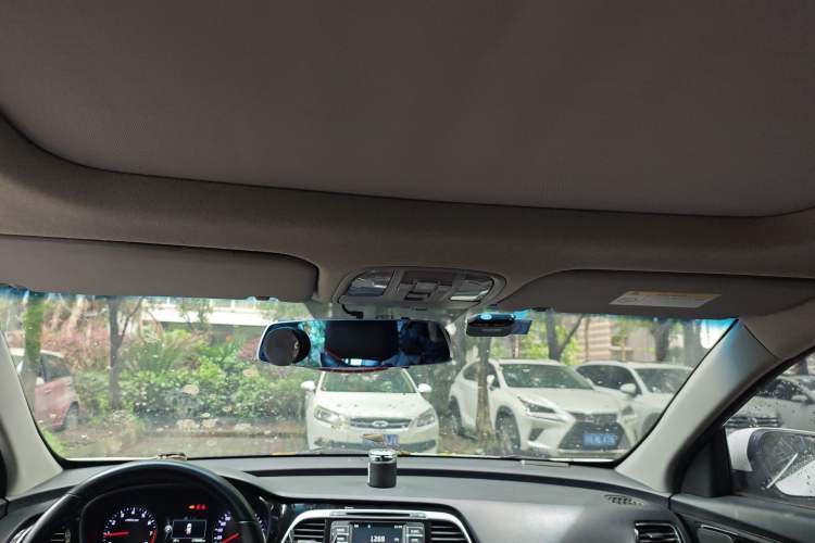 Used Kia K4 2014 1.8L Automatic DLX Headliner