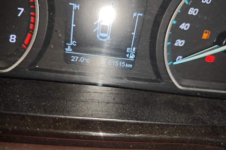 Used CHANGAN OSHAN X5 2021 1.5T DCT Luxury Edition Odometer Close Up