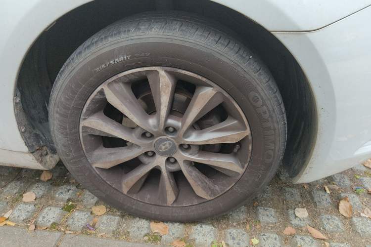 Used Hyundai Sonata 2013 2.4L Automatic Leading Edition China IV Standard Right Front Wheel Hub