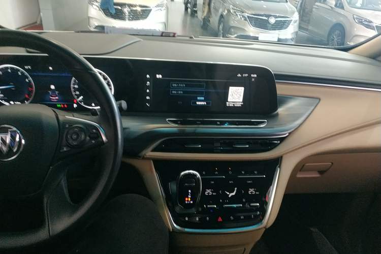 Used Buick GL8 2021 ES Land Cruiser 653T Flagship Model
