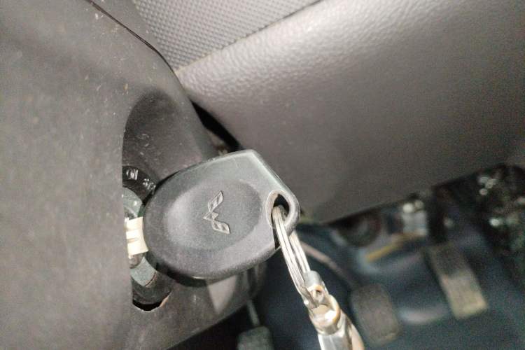 Used Wuling Rongguang 2019 1.5L Extended-Body Van Base Model with 2 Seats Vehicle Key