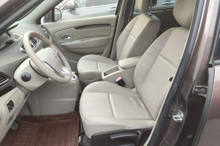 Used Renault Scenic Classic 2011 2.0 Comfort Edition with Scenic Design