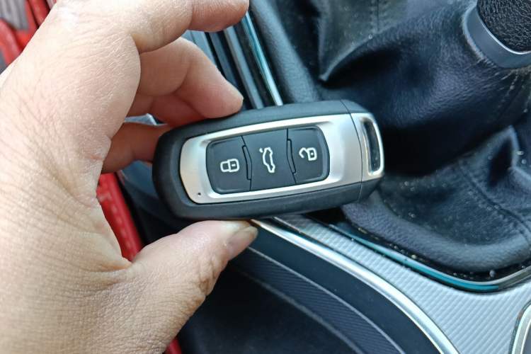 Used Geely Auto Emgrand GL 2018 1.8L Manual Elite Smart Connectivity Version
