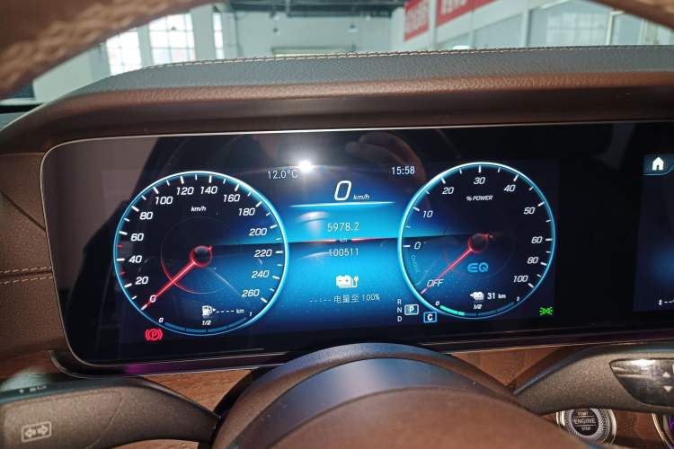 Used Mercedes-Benz E-Class New Energy 2022 Second Facelift E 350 e L Plug-in Hybrid Sports Sedan Instrument Cluster