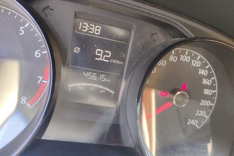 Used Volkswagen Lavida 2015 1.6L Manual Fashion Edition Odometer Close Up