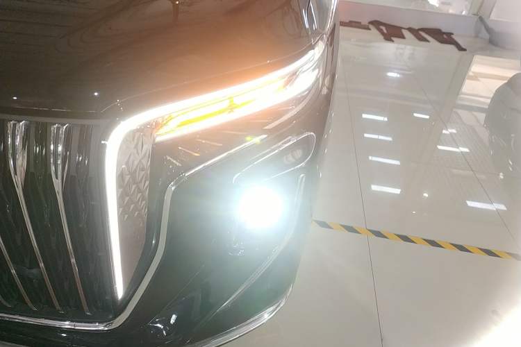 Used Hongqi HQ9 2023 2.0T Smart Connect Flagship Edition