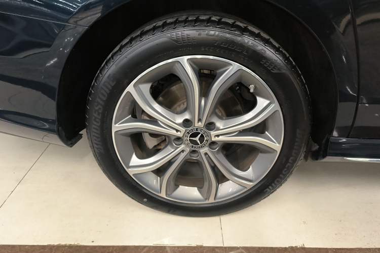 Used Mercedes-Benz E-Class 2023 Restyled E 300 L Sporty and Stylish Edition Exterior 4