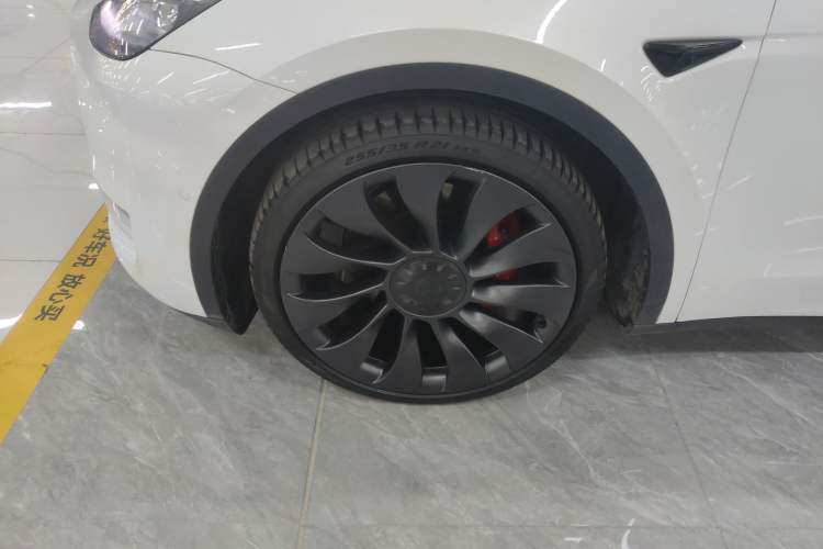 Used Tesla Model Y 2023 High-Performance All-Wheel-Drive Version