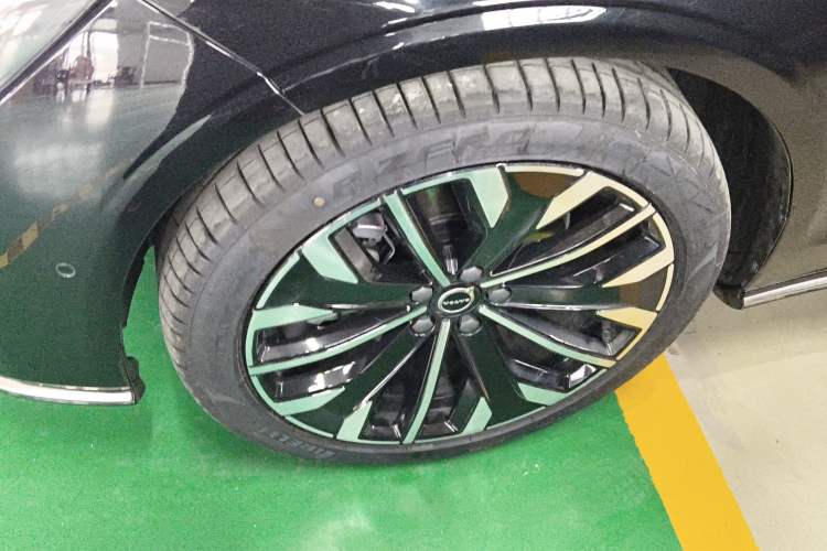 Used Volvo S90 2026 B5 Zhiyuan Luxury Edition