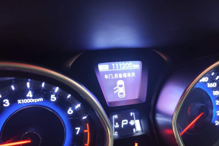 Used Hyundai Elantra (5th Generation / Langdong) 2015 1.6L Automatic Luxury Model Odometer Close Up