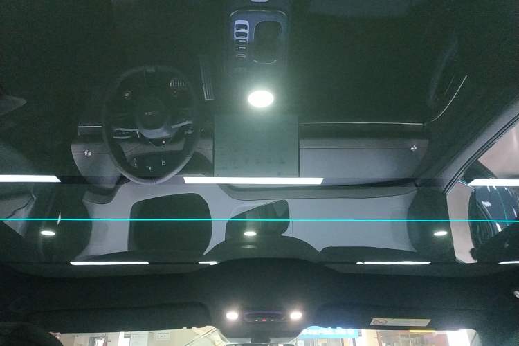 Used Xiaomi Auto SU7 2024 Four-Wheel Drive Ultra-Long Range Advanced Intelligent Driving Max Edition Headliner