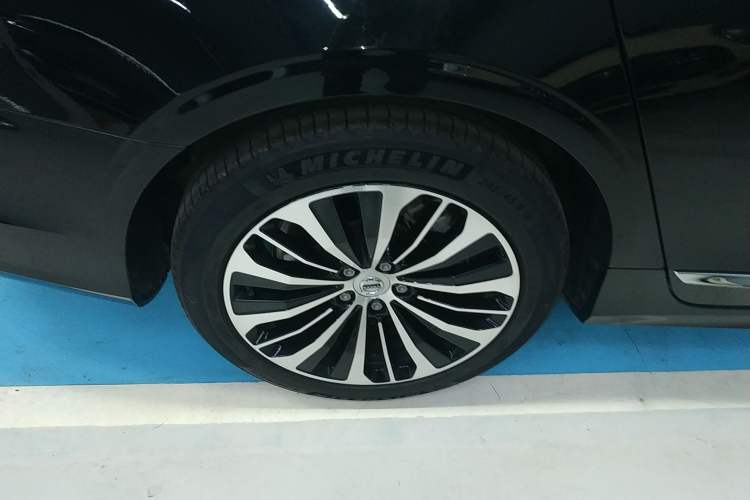 Used Volvo S90 2025 B5 Zhiyi Luxury Edition
