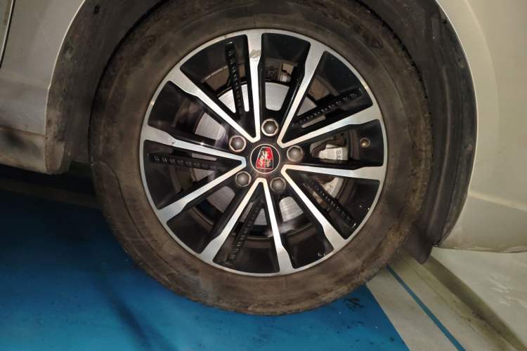 Used Roewe i5 2020 1.5L Automatic 4G Connect Luxury Flagship Edition