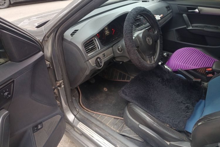 Used Volkswagen Lavida 2013 Revised Version 1.4 TSI Manual Comfort Edition Driver Seat