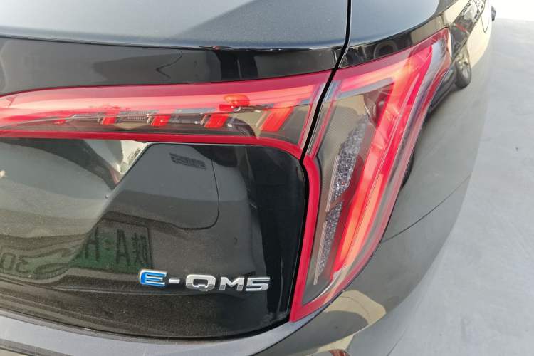 Used Hongqi E-QM5 2021 Charging Version Flagship Edition Exterior 3