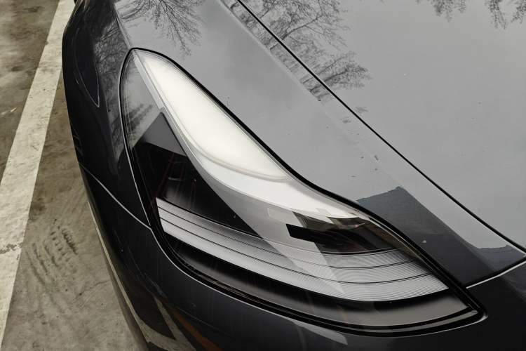 Used Tesla Model Y 2022 Long-Range All-Wheel-Drive Version