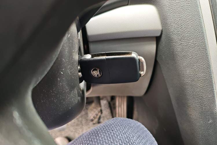 Used Skoda Octavia 2015 Classic Model 1.6L Manual Eado Version
