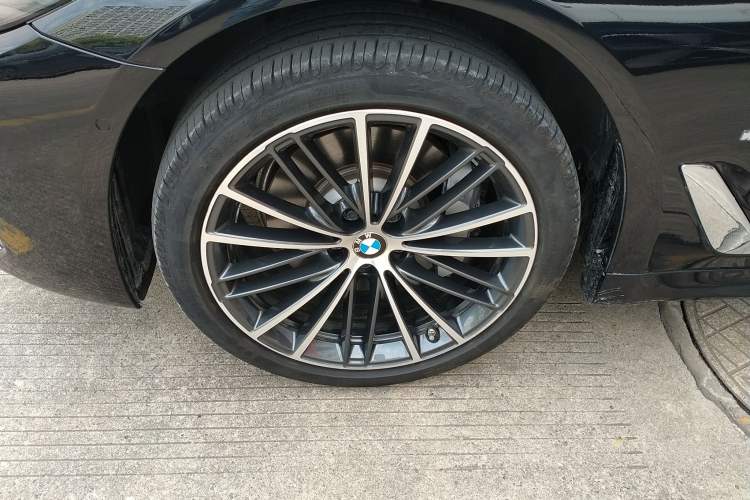 Used BMW 5 Series 2022 Second Facelift 530Li Leading Edition M Sport Package