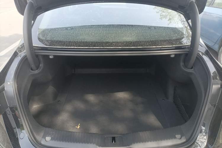 Used Hongqi H5 2024 1.5T DCT Smart Connect Flagship Edition Trunk