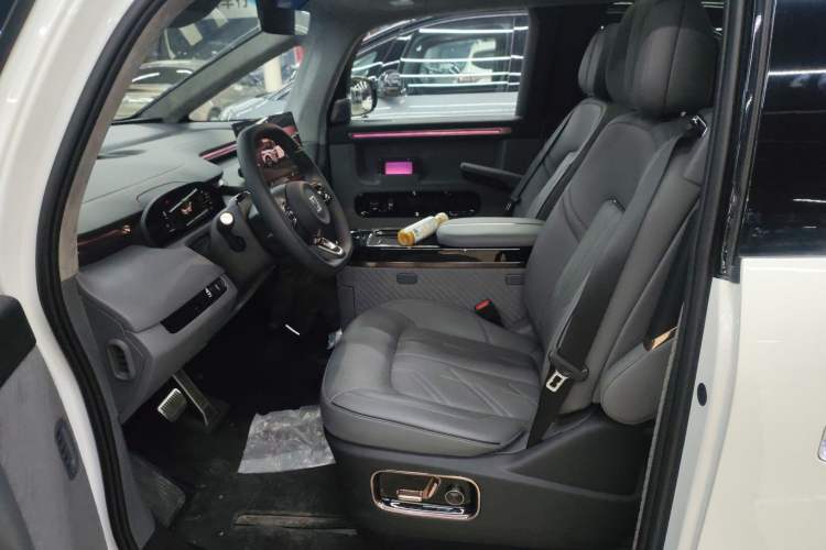 Used Zeekr MIX 2025 Intelligent Driving Version
