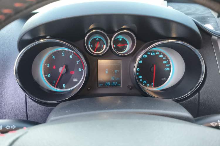 Used Changan CS35 2012 1.6L Manual Luxury Model China IV Standard