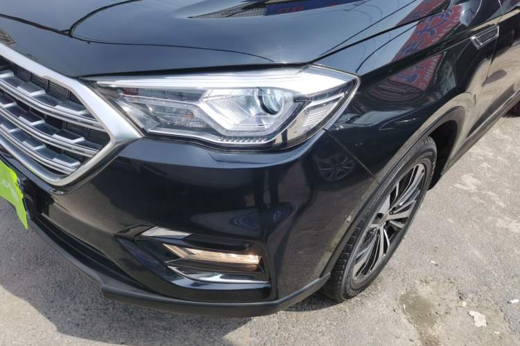 Used Sinotruk VGV U70 2020 1.5T Automatic Smart Enjoyment Elite Navigation Version 7 Seats Left Front Headlight