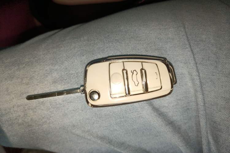 Used Chery QQ Ice Cream 2022 120km Conical Shape Lithium Iron Phosphate
