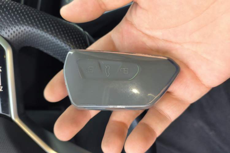 Used Volkswagen Tavendor 2023 380TSI Four-Wheel Drive R-Line First Edition Vehicle Key