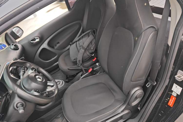 Used smart fortwo 2015 1.0L 52 kW Hardtop Passion Edition
