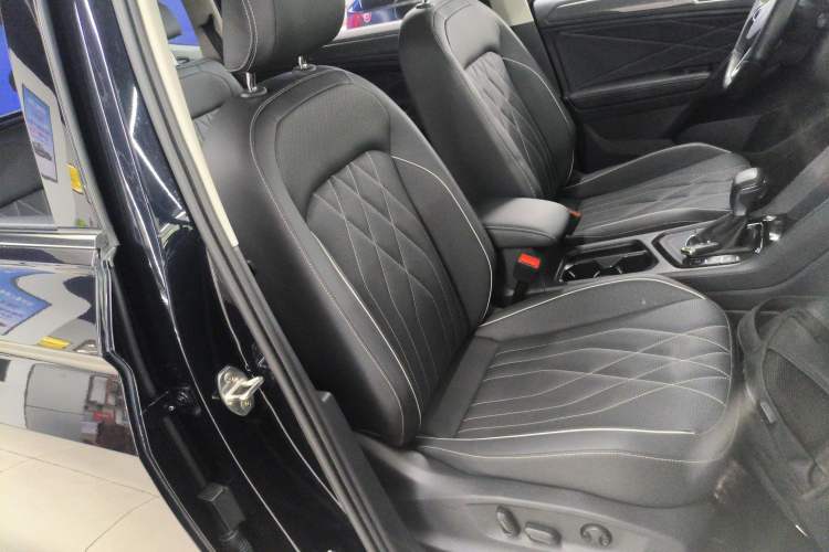 Used Volkswagen Tiguan L 2022 330TSI Automatic Two-Wheel Drive R-Line Enhanced Edition