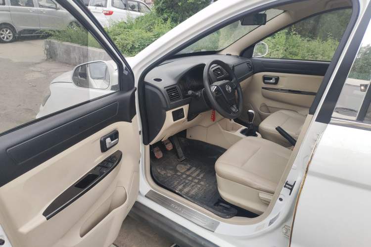 Used Dongfeng Fengon 370 2016 1.5L Manual Standard Edition SFG15-02 7 Seats