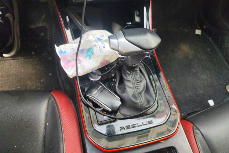 Used Dongfeng Aeolus Yixuan 2021 230T Automatic ZuiFeng Edition Gear Lever