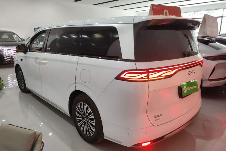 Used BYD Xia 2025 DM-i 1.5T 180km Excellence Model
