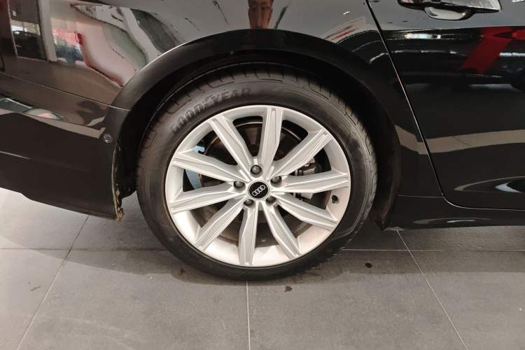 Used Audi A6L 2024 45 TFSI Prestige Dynamic Edition Right Rear Wheel Hub