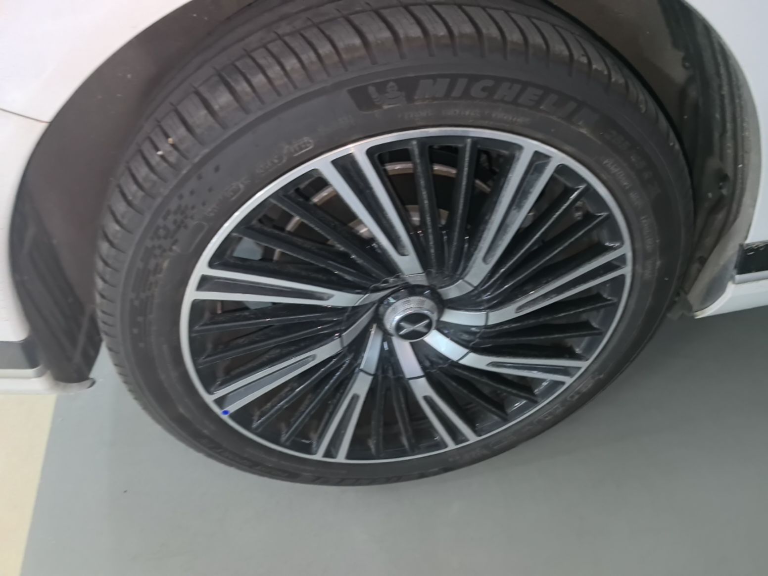 XPeng G9 2025 725 with Ultra-Long Range Max — снимка 11