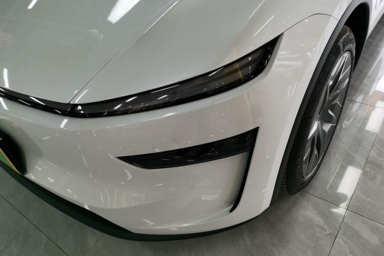 Used Tesla Model Y L 2025 Model Long-Range All-Wheel-Drive Version