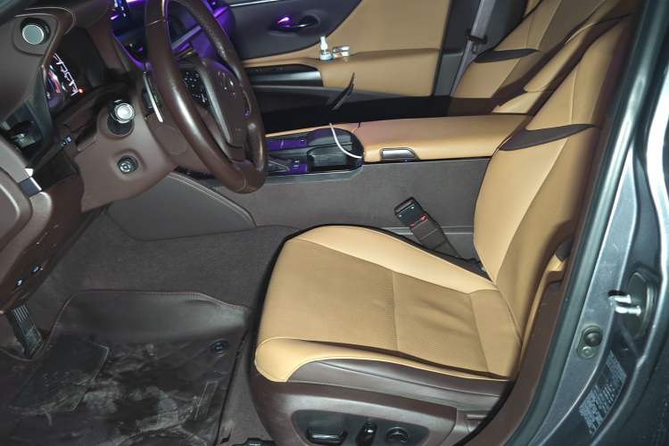 Used Lexus ES 2020 300h Deluxe Edition