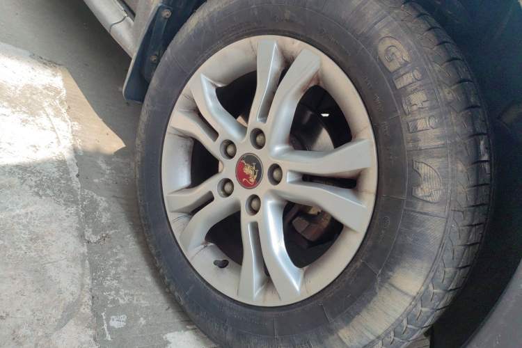 Used FORTHING Joyear XV 2015 1.6L CVT Comfort Model
