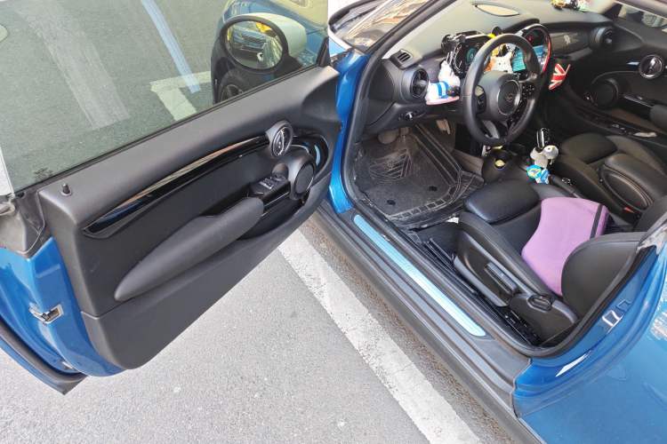 Used MINI MINI 2022 1.5T COOPER Artist