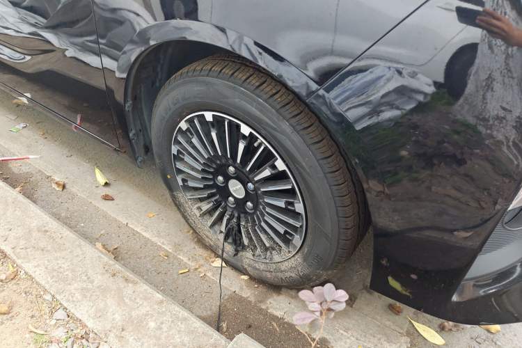 Used BAW Ruisheng Ace M7 2025 2.0L Automatic Long Wheelbase Flagship Version 7 Seats Right Front Wheel Hub