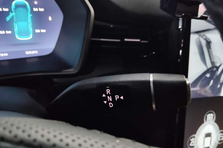 Used XPeng G3 2022 G3i 460G+ Gear Lever