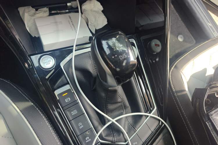 Used Volkswagen Tayron 2024 330TSI Two-Wheel Drive Luxury Plus Advanced Version Gear Lever