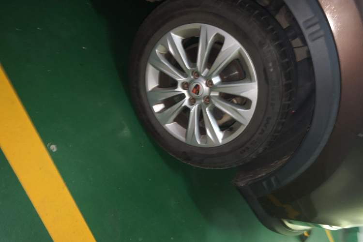 Used Roewe RX5 2016 20T Two-Wheel Drive Manual Flagship Edition Right Front Wheel Hub