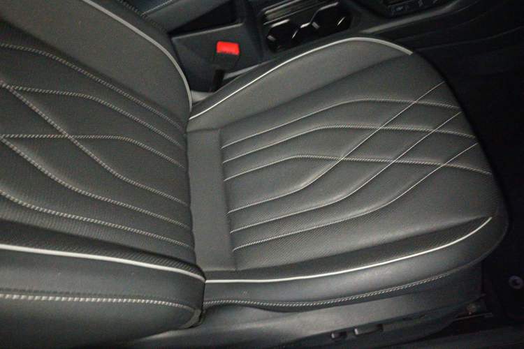 Used Volkswagen Tiguan L 2022 330TSI Automatic Two-Wheel Drive Smart Edition