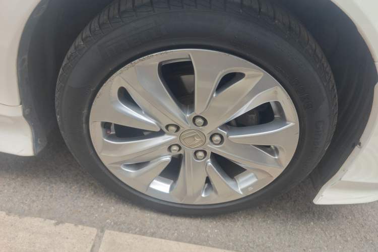 Used Honda Jade 2017 1.8L automatic Comfort version 5 seats
