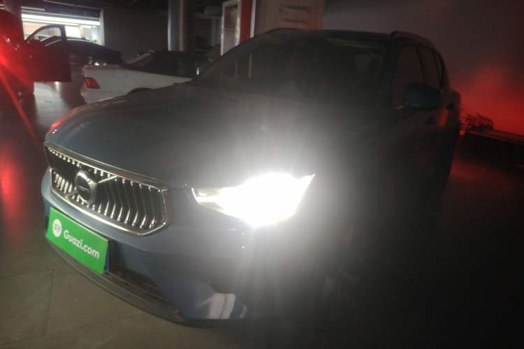 Used Volvo XC40 2023 B4 4x4 Smart Luxury Edition