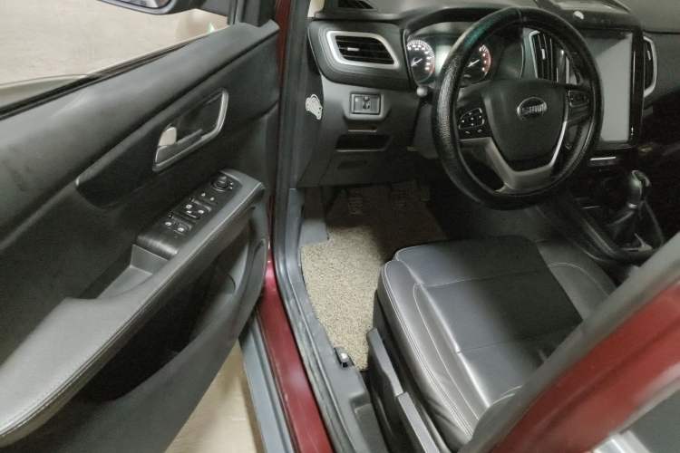 Used SWM X7 2016 1.5T Manual Luxury Edition 7 Seats
