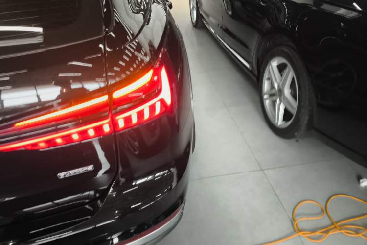 Used Audi A6 2021 allroad quattro Explorer 55 TFSI Prestige Off-Road Model
