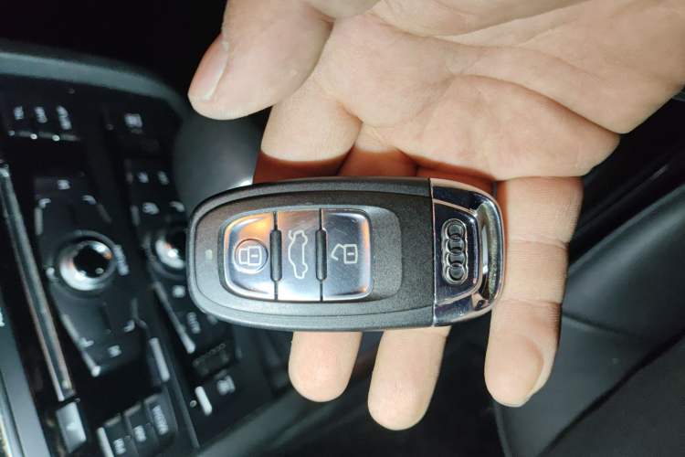 Used Audi A4L 2013 35 TFSI Automatic Comfort Model Vehicle Key